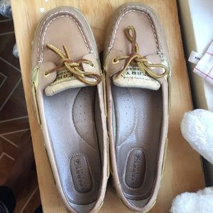 Tan Sperrys